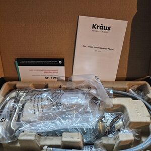 Single Handle Lavatory Faucet - Silver